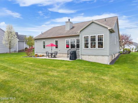 37 Gladstone Circle Mechanicville NY 12118