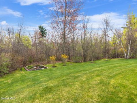 37 Gladstone Circle Mechanicville NY 12118