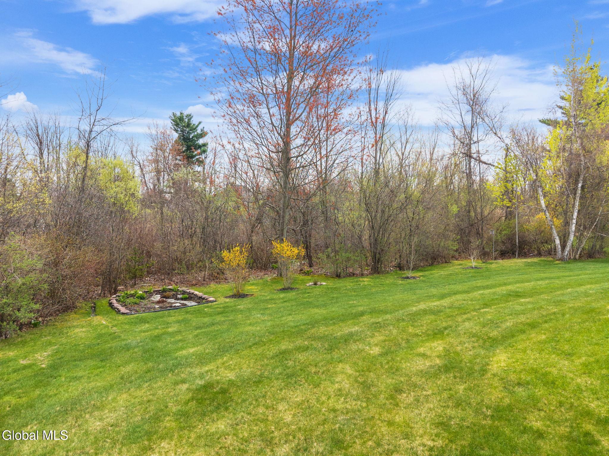 37 Gladstone Circle Mechanicville NY 12118