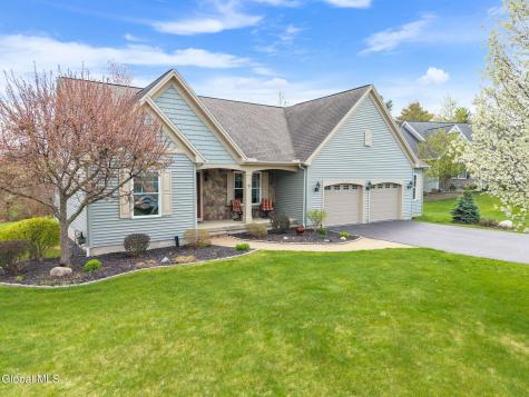 37 Gladstone Circle Mechanicville NY 12118