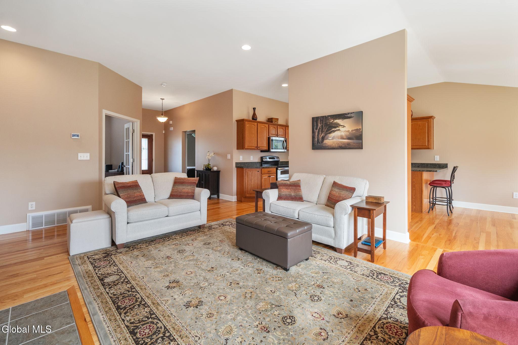 37 Gladstone Circle Mechanicville NY 12118