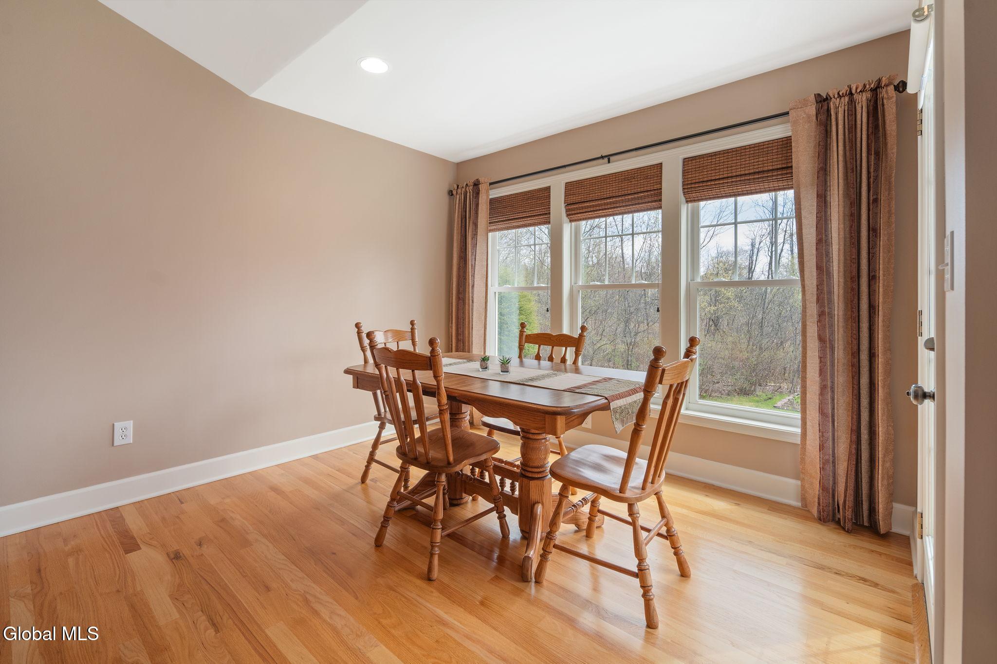 37 Gladstone Circle Mechanicville NY 12118