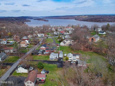 28 Hollister Street Coxsackie NY 12051