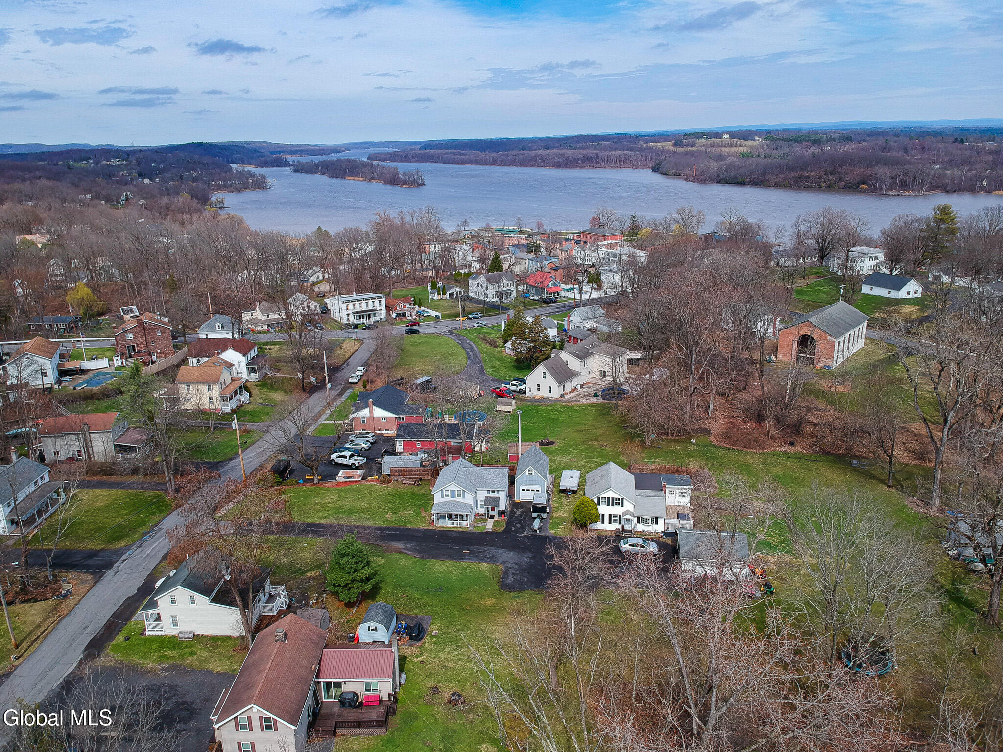 28 Hollister Street Coxsackie NY 12051