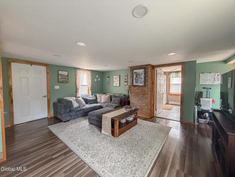 28 Hollister Street Coxsackie NY 12051