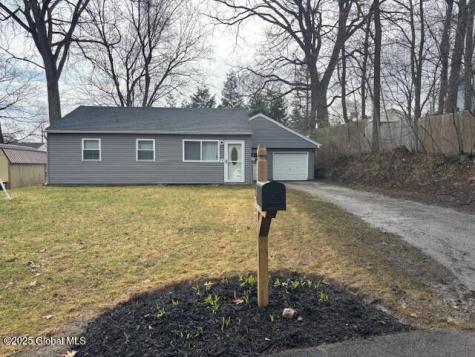 8 Thames Drive Niskayuna NY 12309