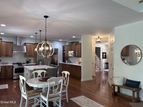 224 Brittany Place Niskayuna NY 12309
