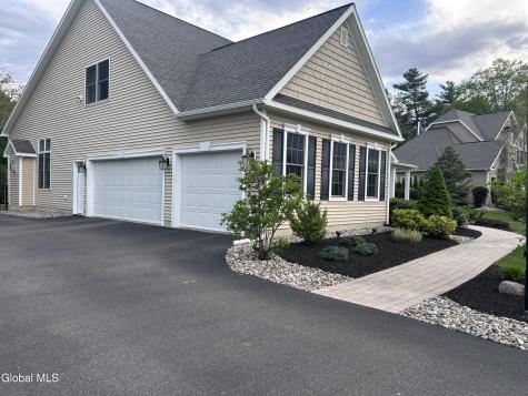 224 Brittany Place Niskayuna NY 12309