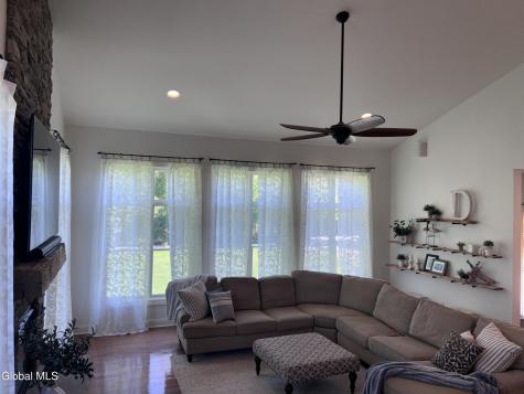 224 Brittany Place Niskayuna NY 12309