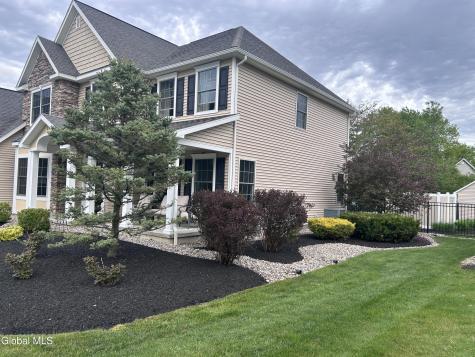 224 Brittany Place Niskayuna NY 12309