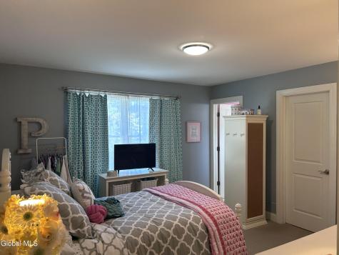 224 Brittany Place Niskayuna NY 12309
