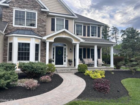 224 Brittany Place Niskayuna NY 12309