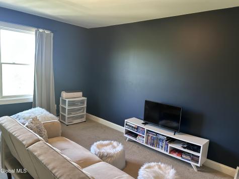 224 Brittany Place Niskayuna NY 12309