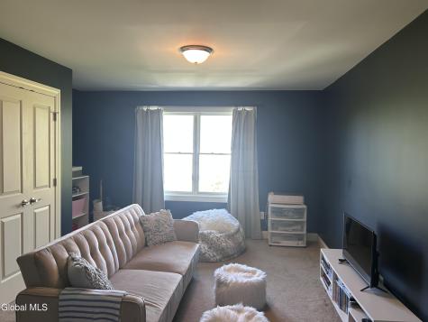 224 Brittany Place Niskayuna NY 12309