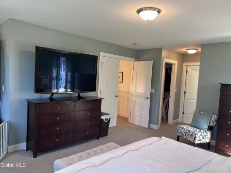 224 Brittany Place Niskayuna NY 12309