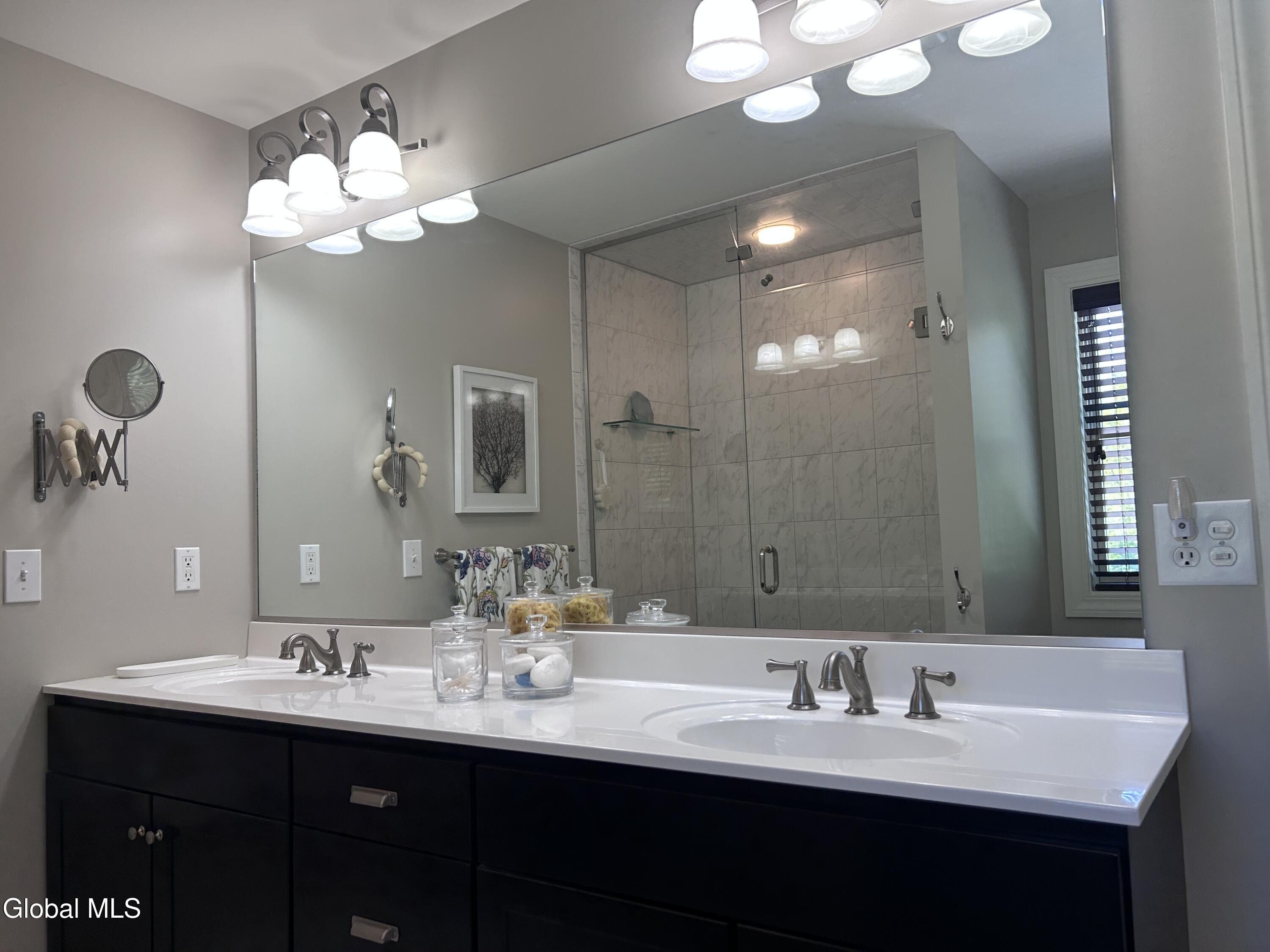 224 Brittany Place Niskayuna NY 12309