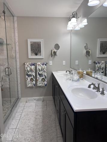 224 Brittany Place Niskayuna NY 12309