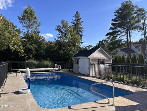 224 Brittany Place Niskayuna NY 12309