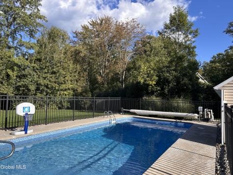 224 Brittany Place Niskayuna NY 12309