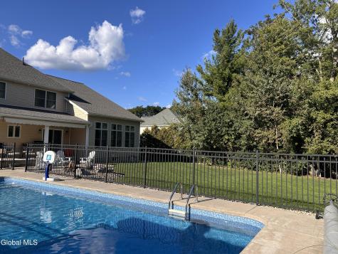 224 Brittany Place Niskayuna NY 12309