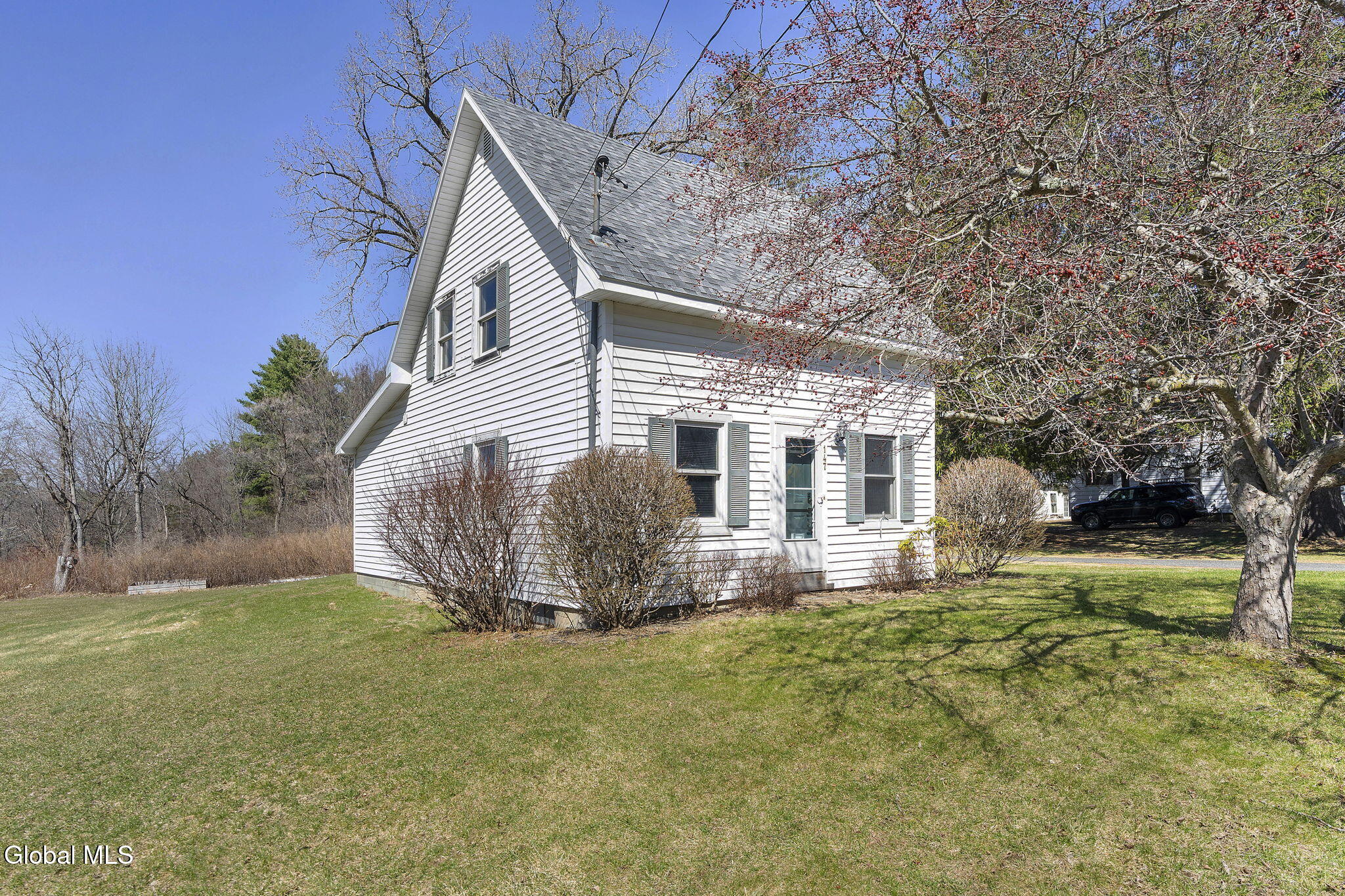 143 /147 Glenmont Road Glenmont NY 12077
