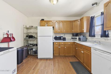 143 /147 Glenmont Road Glenmont NY 12077
