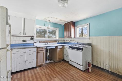 143 /147 Glenmont Road Glenmont NY 12077