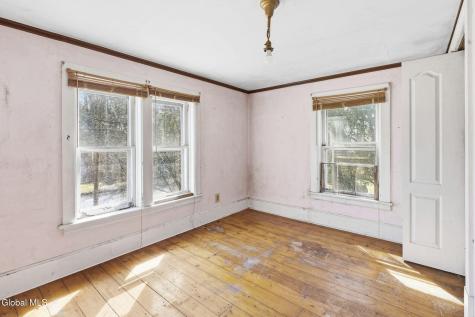 143 /147 Glenmont Road Glenmont NY 12077