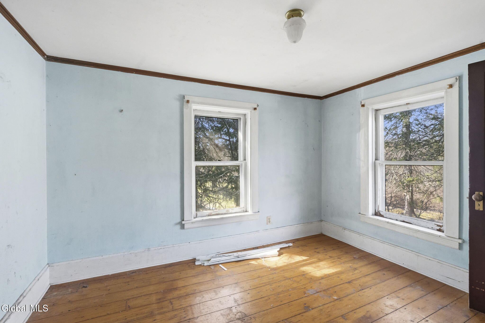 143 /147 Glenmont Road Glenmont NY 12077
