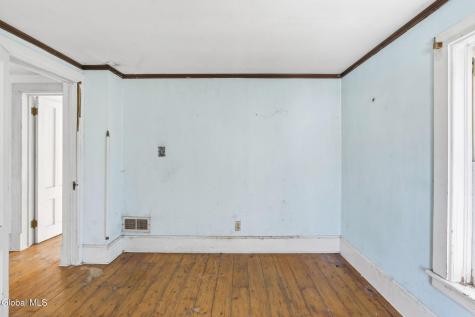143 /147 Glenmont Road Glenmont NY 12077