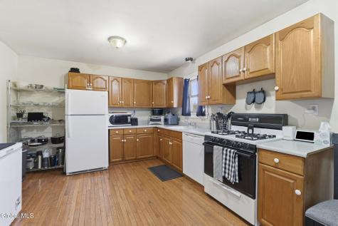 143 /147 Glenmont Road Glenmont NY 12077