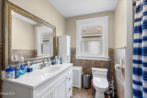 906 Altamont Avenue Schenectady NY 12303