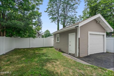 906 Altamont Avenue Schenectady NY 12303
