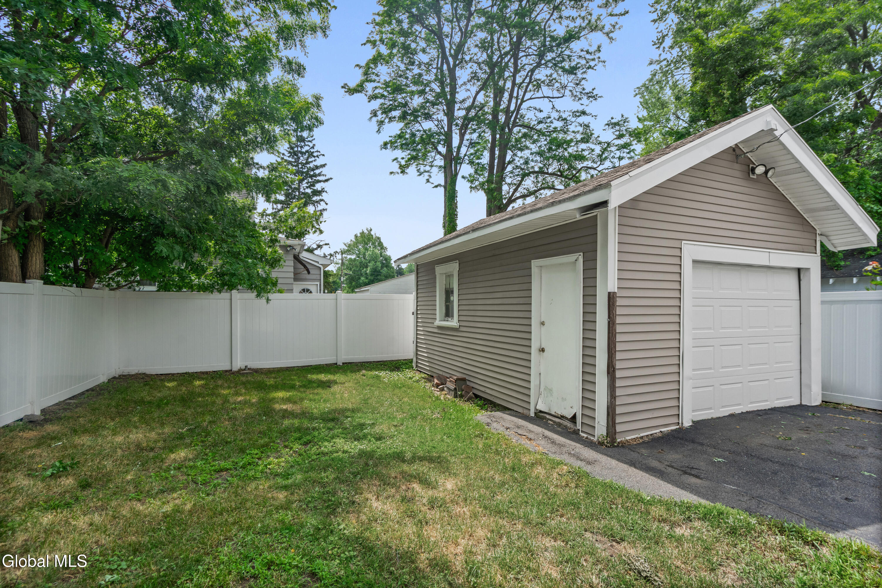 906 Altamont Avenue Schenectady NY 12303