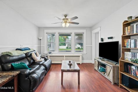 906 Altamont Avenue Schenectady NY 12303