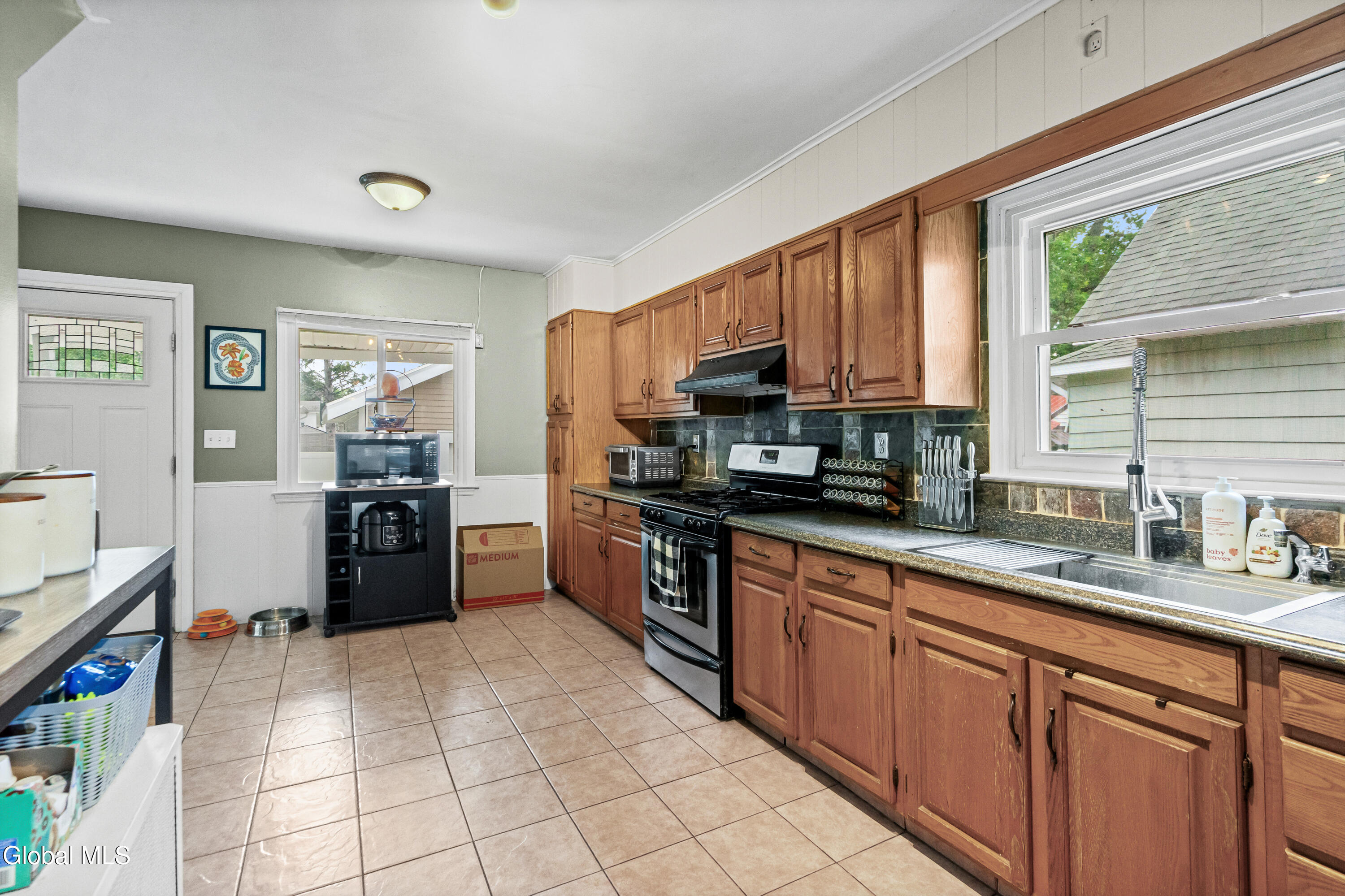 906 Altamont Avenue Schenectady NY 12303