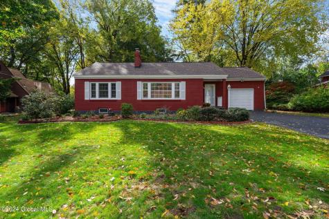 2976 Hillcrest Road Niskayuna NY 12309