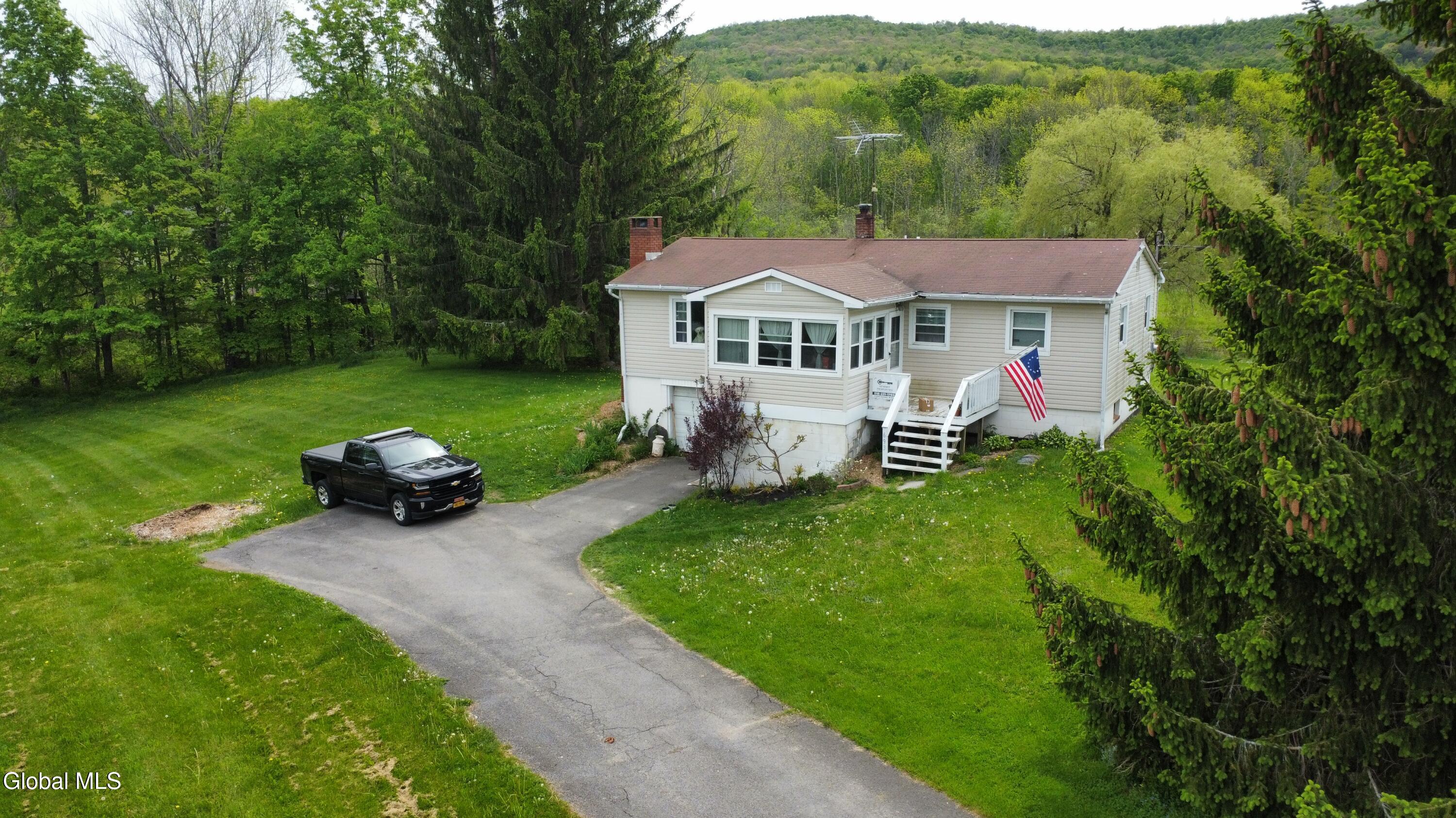 693 New York 10 Jefferson NY 12093