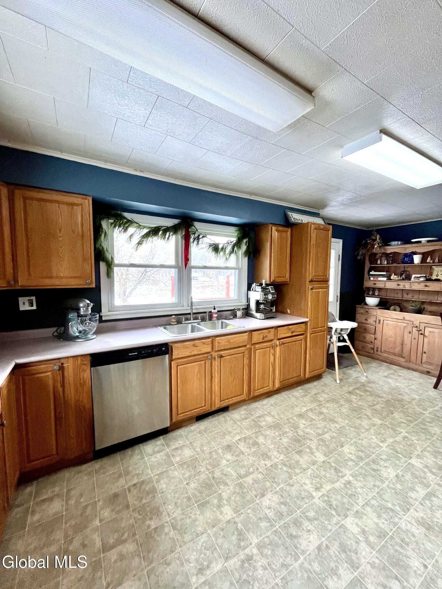 693 New York 10 Jefferson NY 12093