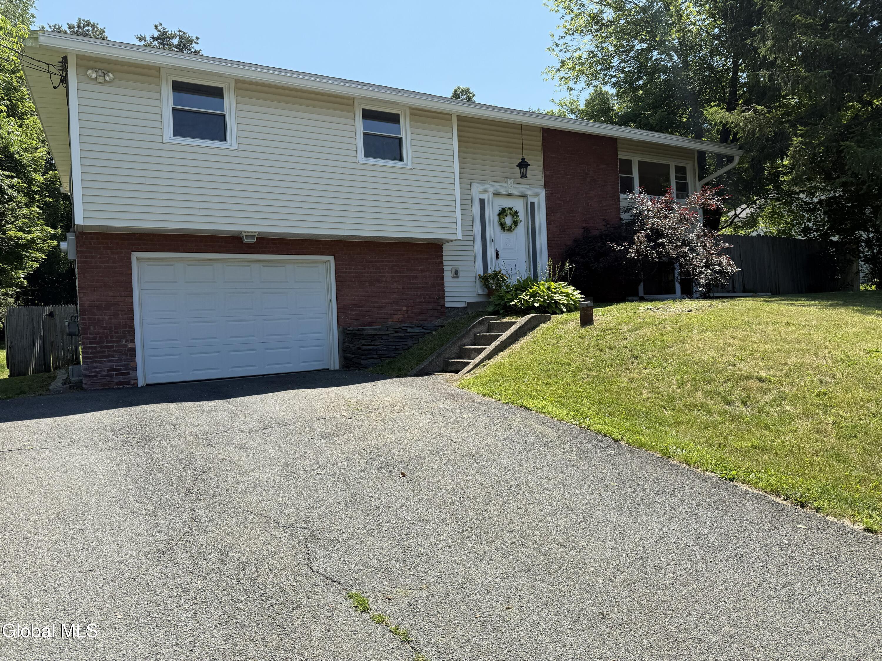 116 S Waldron Lane East Greenbush NY 12198