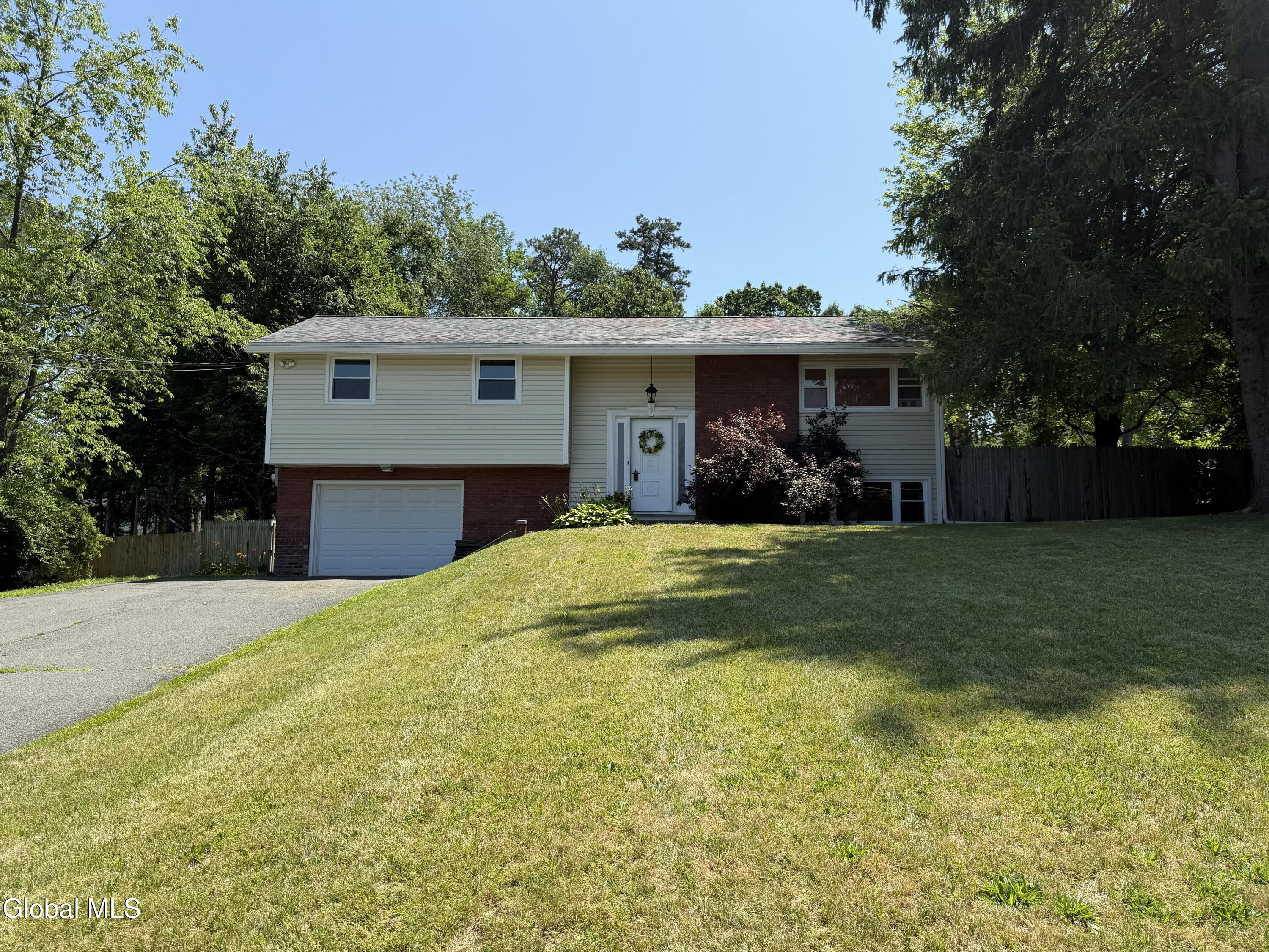 116 S Waldron Lane East Greenbush NY 12198