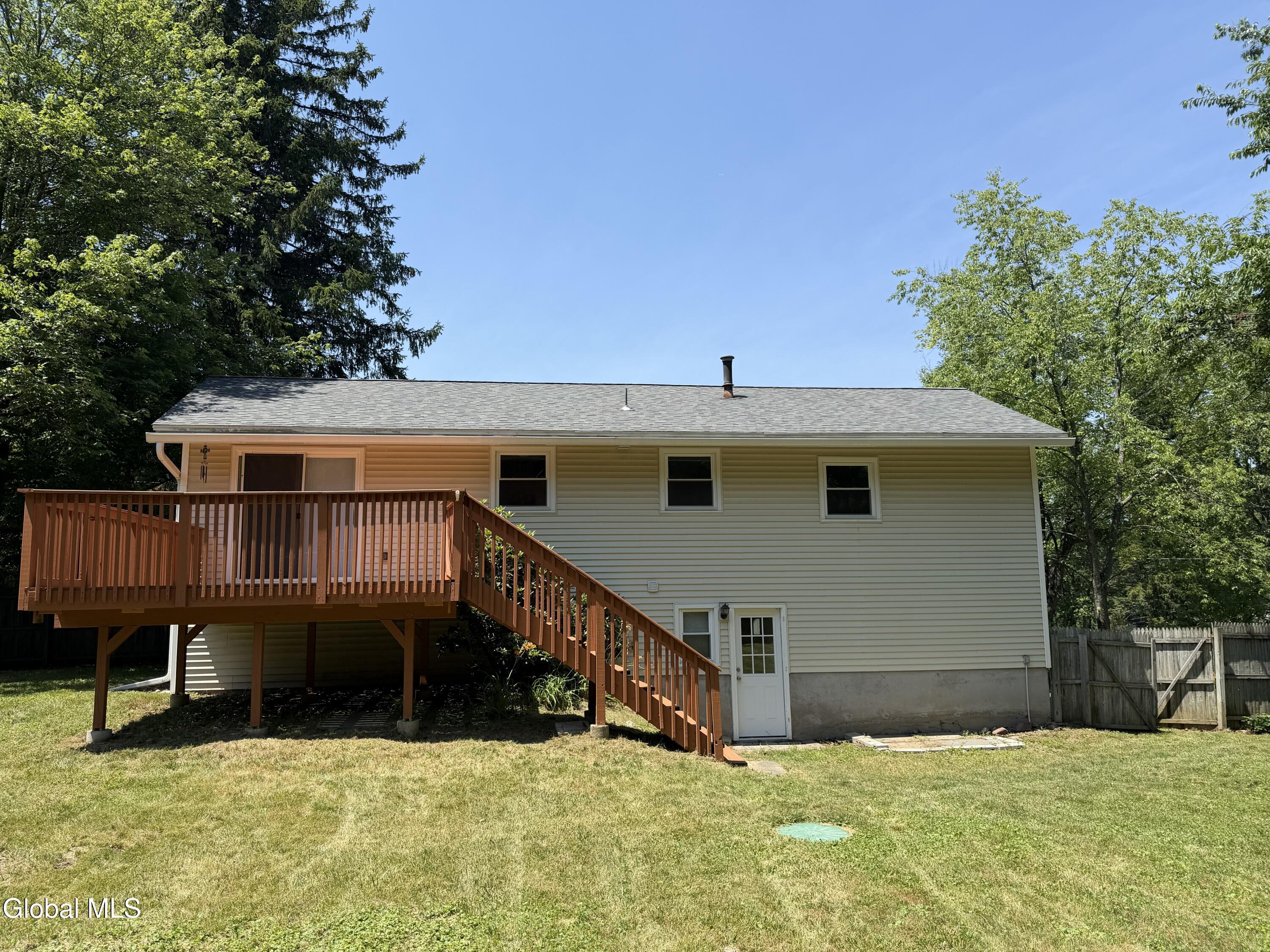 116 S Waldron Lane East Greenbush NY 12198