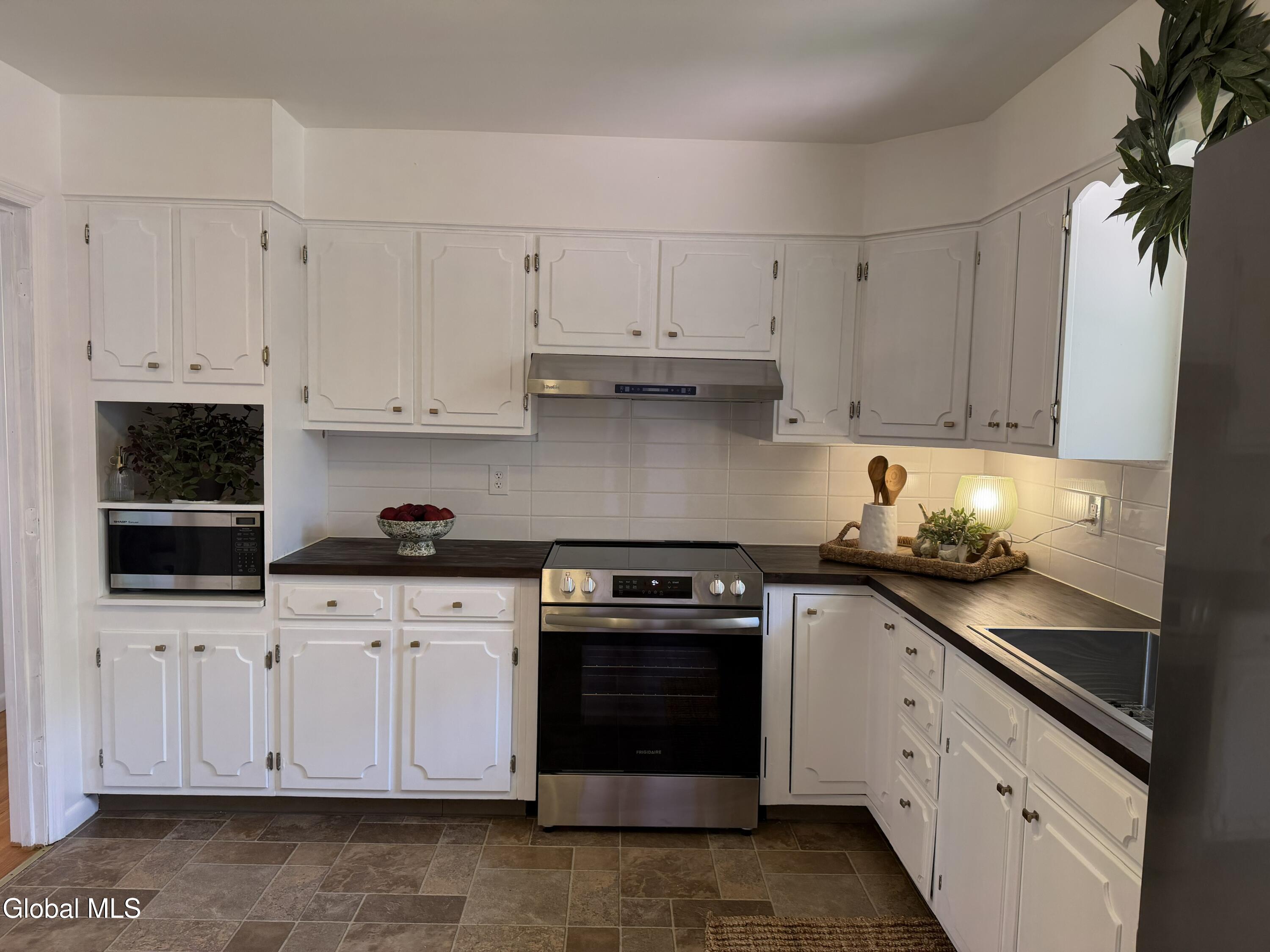 116 S Waldron Lane East Greenbush NY 12198