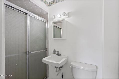 92 Fleetwood Avenue Albany NY 12209