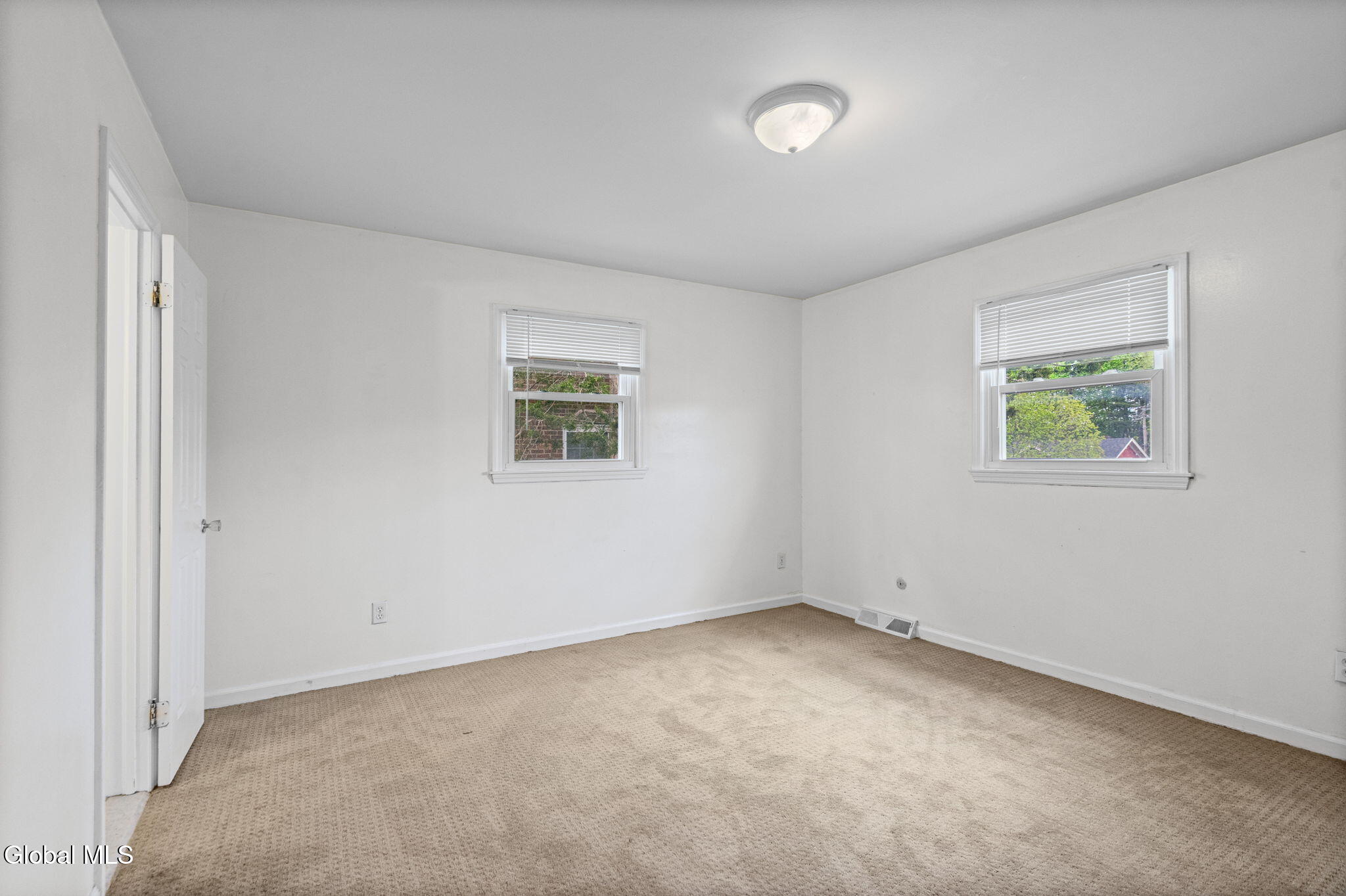 92 Fleetwood Avenue Albany NY 12209