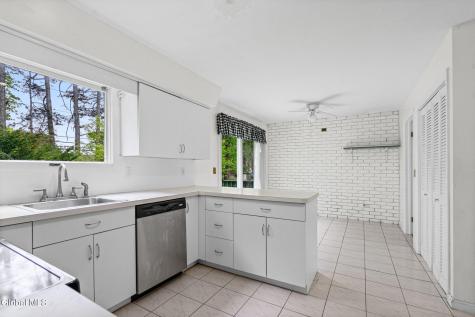 92 Fleetwood Avenue Albany NY 12209