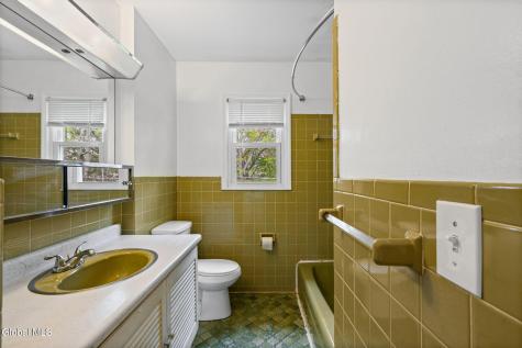 92 Fleetwood Avenue Albany NY 12209