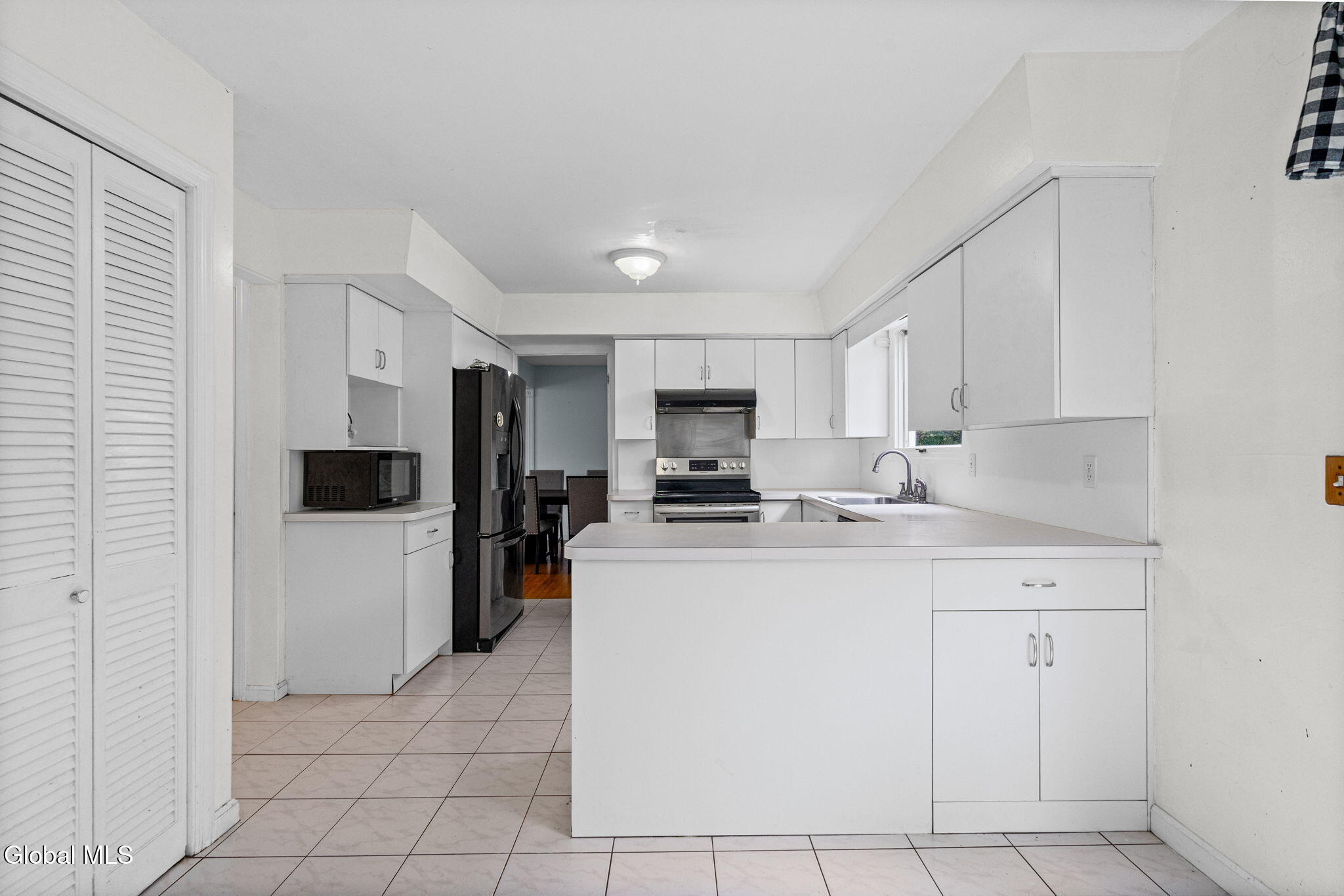 92 Fleetwood Avenue Albany NY 12209