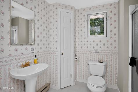 186 Lake Road Berne NY 12023