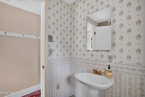 186 Lake Road Berne NY 12023
